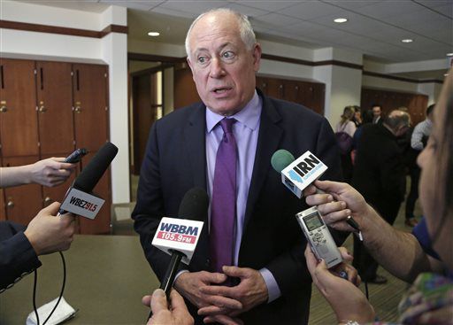 Ex-Gov. Quinn pushes consumer rights, blasts Rauner's budget